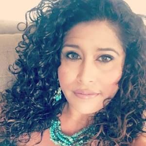 Meet your Posher, Mia